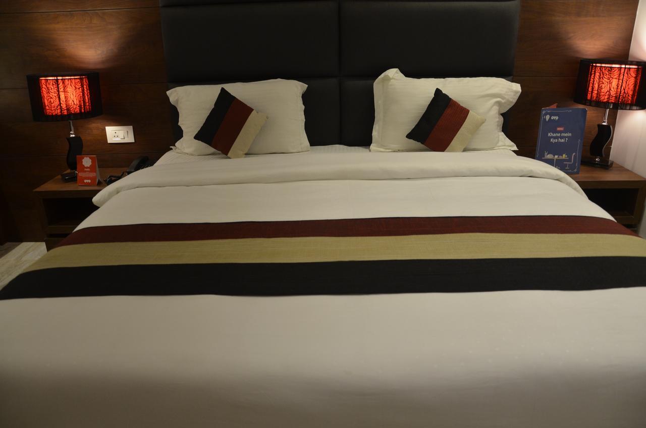 Oyo 1358 Hotel Crossroad Lucknow Luaran gambar