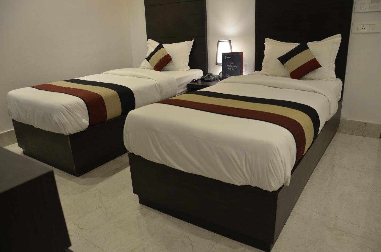 Oyo 1358 Hotel Crossroad Lucknow Luaran gambar