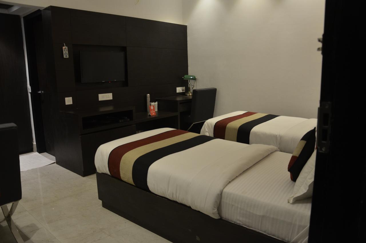 Oyo 1358 Hotel Crossroad Lucknow Luaran gambar