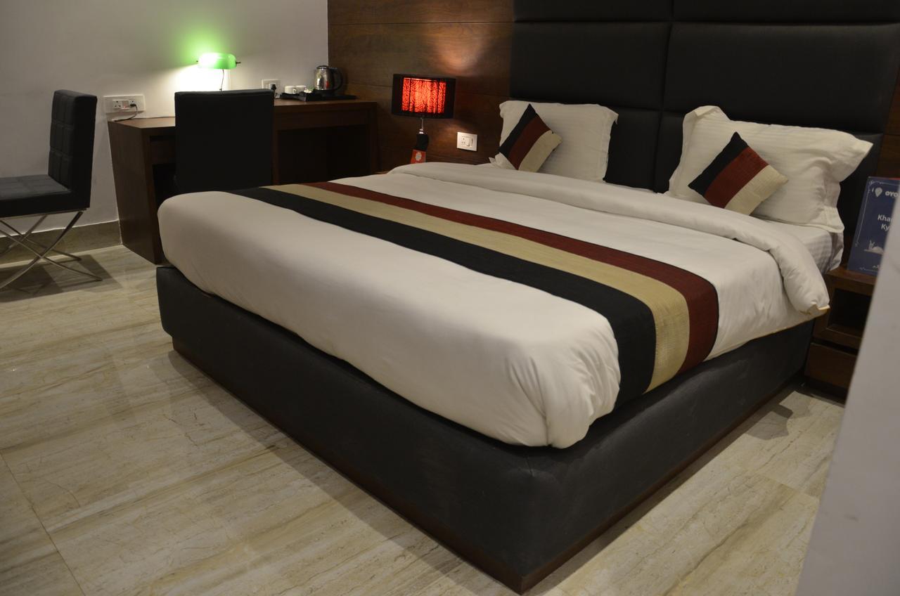 Oyo 1358 Hotel Crossroad Lucknow Luaran gambar