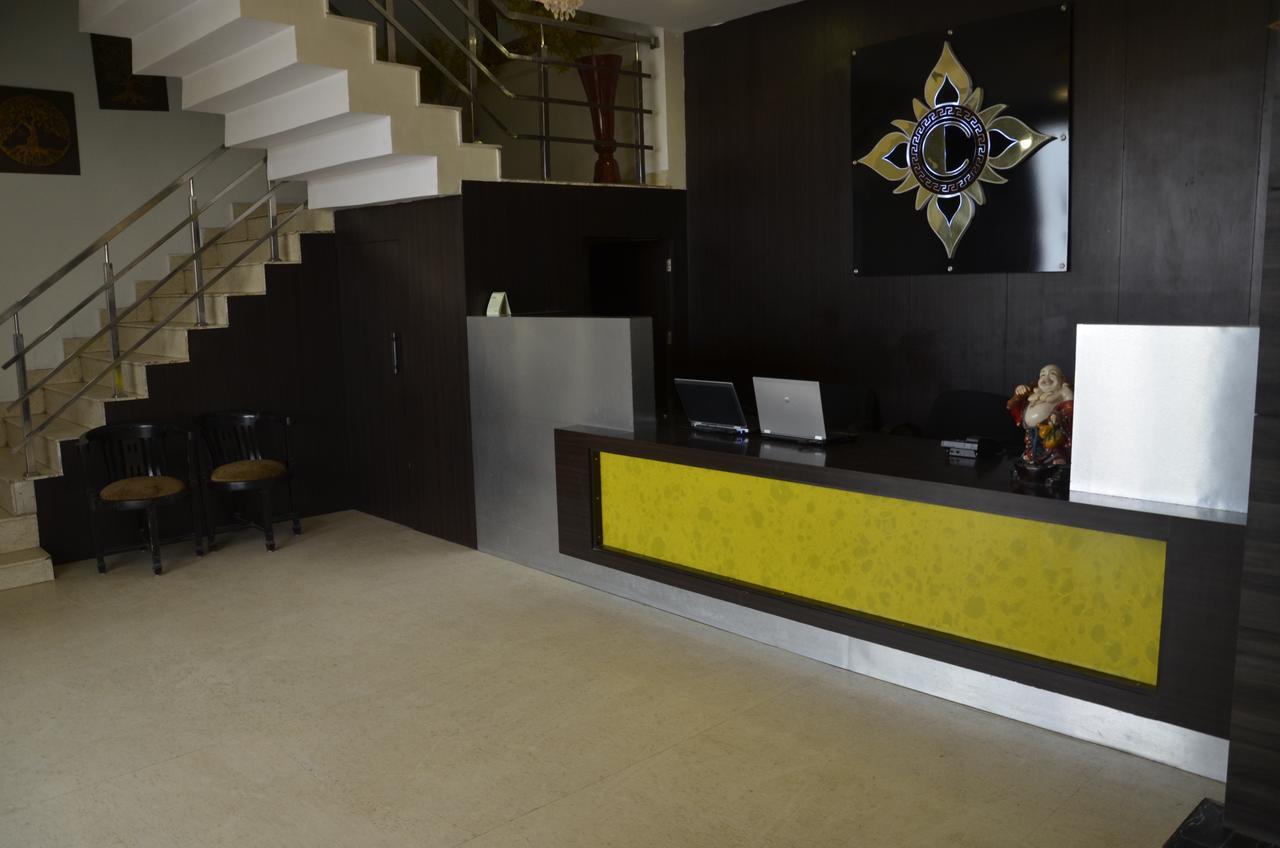 Oyo 1358 Hotel Crossroad Lucknow Luaran gambar
