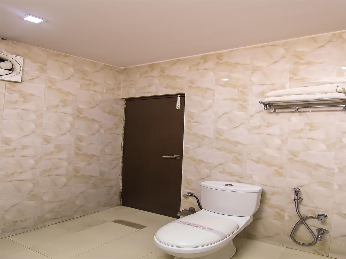 Oyo 1358 Hotel Crossroad Lucknow Luaran gambar