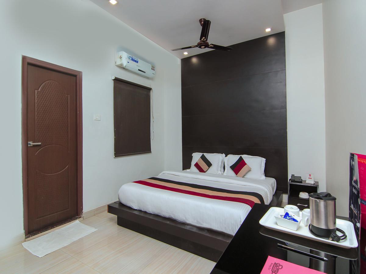 Oyo 1358 Hotel Crossroad Lucknow Luaran gambar
