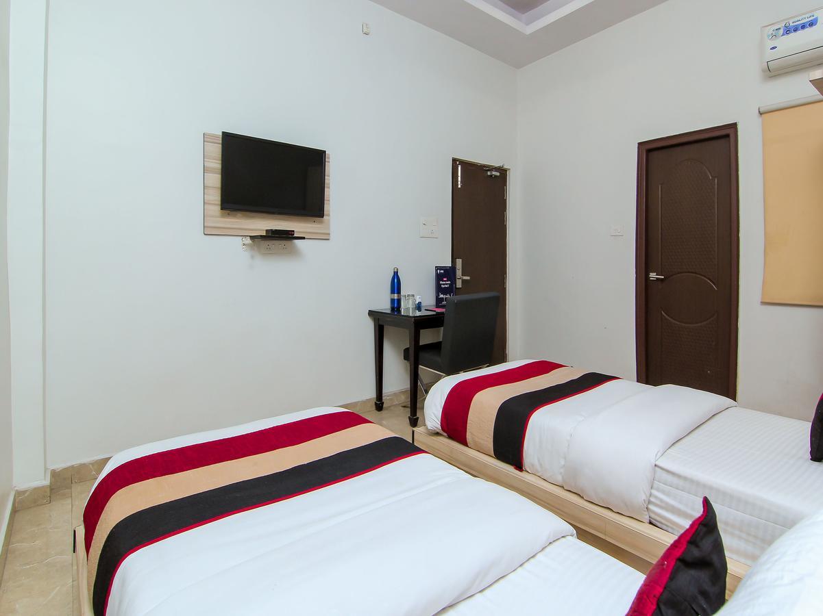 Oyo 1358 Hotel Crossroad Lucknow Luaran gambar