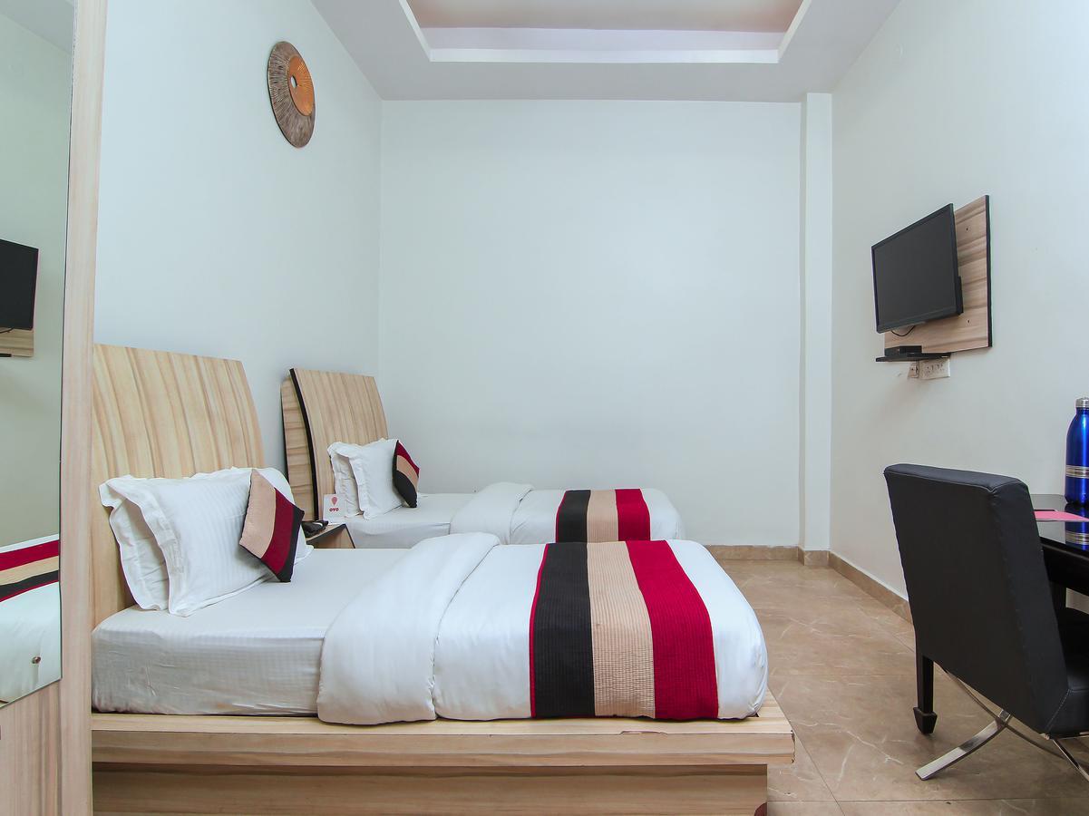 Oyo 1358 Hotel Crossroad Lucknow Luaran gambar