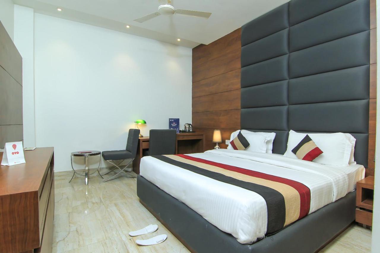 Oyo 1358 Hotel Crossroad Lucknow Luaran gambar