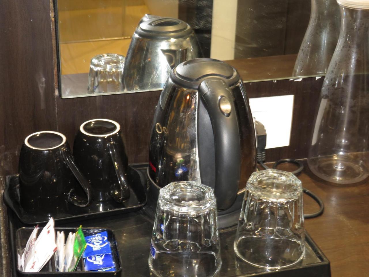 Oyo 1358 Hotel Crossroad Lucknow Luaran gambar